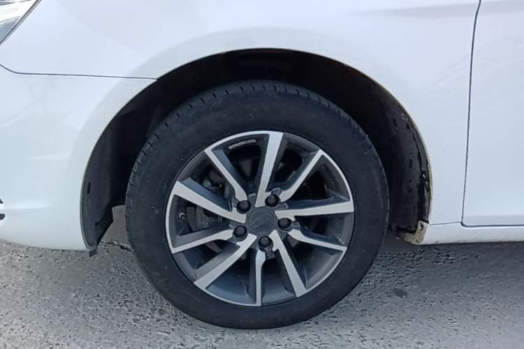 Used Geely Auto Emgrand 2019 Leading Edition 1.5L CVT Upward-Connected Model China VI Standard Left Front Wheel Hub