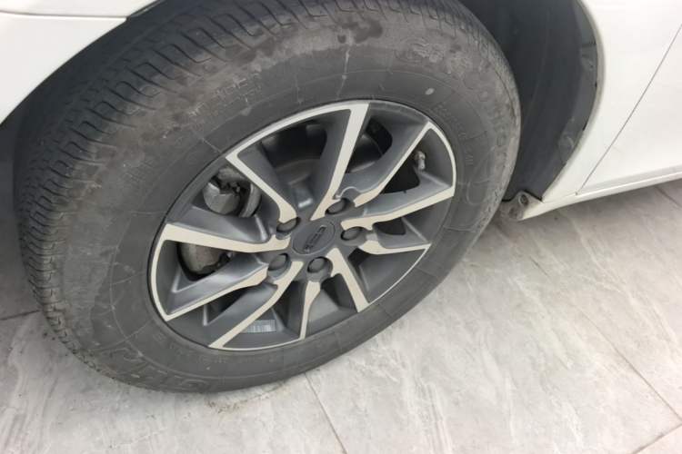 Used Geely Auto Emgrand 2019 Leading Edition 1.5L CVT Luxury Model China VI Standard Left Front Wheel Hub