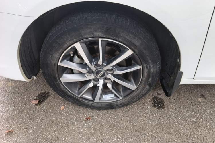 Used Geely Auto Emgrand 2019 Leading Edition 1.5L CVT Upward-Connected Model China VI Standard Left Front Wheel Hub