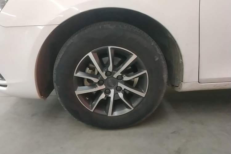 Used Geely Auto Emgrand 2019 Leading Edition 1.5L CVT Luxury Model China VI Standard Left Front Wheel Hub