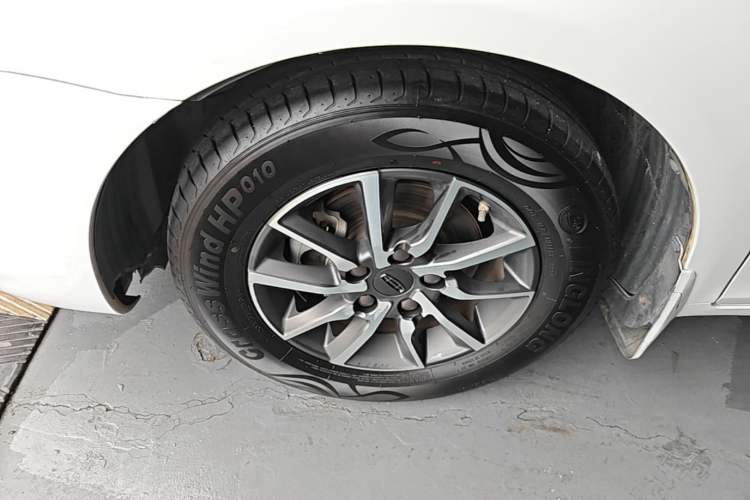 Used Geely Auto Emgrand 2019 Leading Edition 1.5L CVT Luxury Model China VI Standard Left Front Wheel Hub