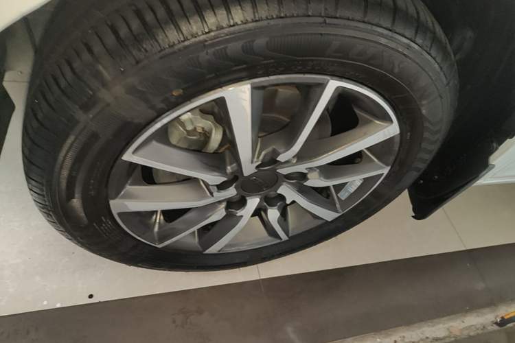 Used Geely Auto Emgrand 2019 Leading Edition 1.5L CVT Upward Asian Games Edition China VI Left Front Wheel Hub