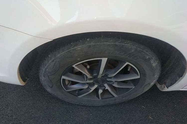 Used Geely Auto Emgrand 2019 Leading Edition 1.5L CVT Luxury Model China VI Standard Left Front Wheel Hub