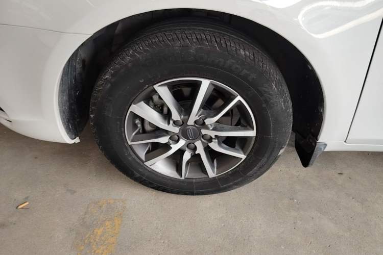 Used Geely Auto Emgrand 2019 Leading Edition 1.5L Manual Luxury Model China VI Standard Left Front Wheel Hub