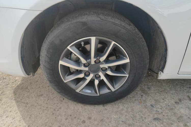 Used Geely Auto Emgrand 2019 Leading Edition 1.5L CVT Luxury Model China VI Standard Left Front Wheel Hub