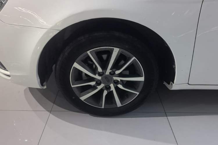 Used Geely Auto Emgrand 2019 Leading Edition 1.5L CVT Upward-Connected Model China VI Standard Left Front Wheel Hub