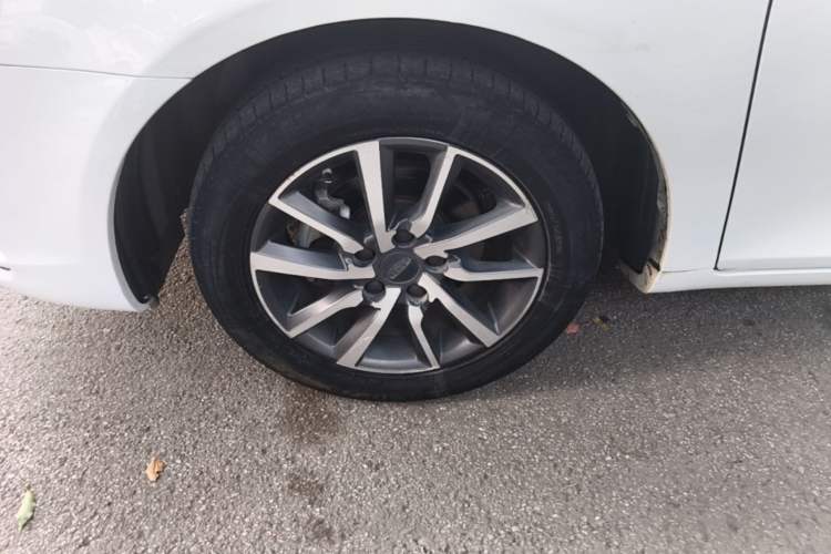 Used Geely Auto Emgrand 2019 Leading Edition 1.5L CVT Upward Asian Games Edition China VI Left Front Wheel Hub