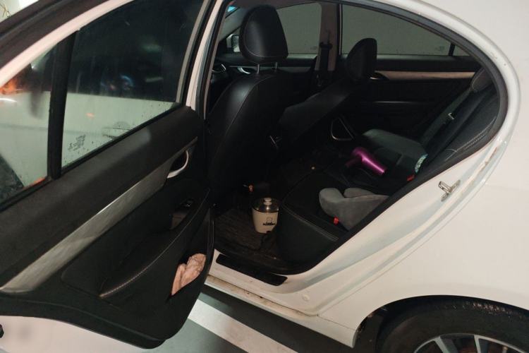 Used Geely Auto Emgrand 2019 Leading Edition 1.5L Manual Luxury Model China VI Standard Left Rear Seat
