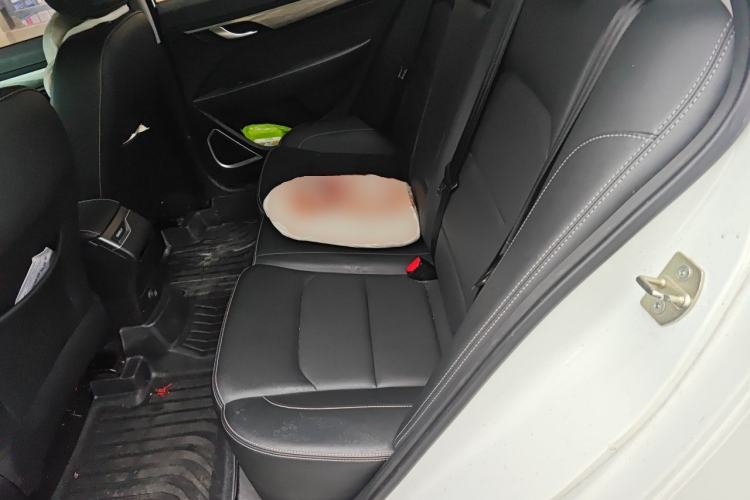 Used Geely Auto Emgrand 2019 Leading Edition 1.5L Manual Luxury Model China VI Standard Left Rear Seat
