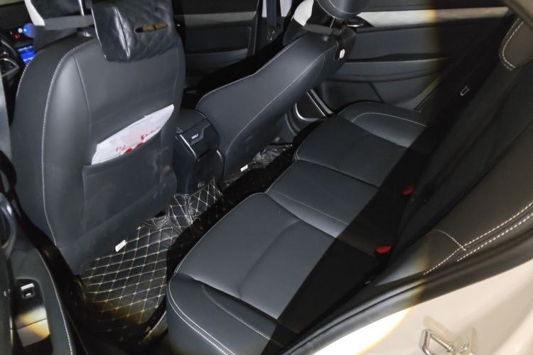 Used Geely Auto Emgrand 2019 Leading Edition 1.5L CVT Luxury Model China VI Standard Left Rear Seat