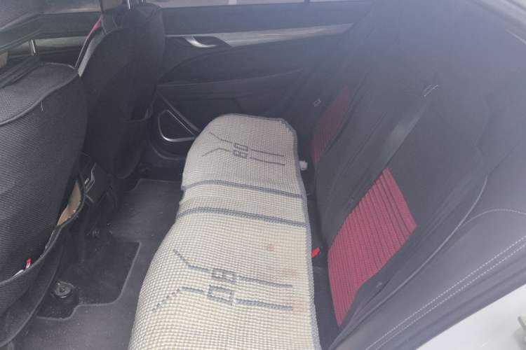 Used Geely Auto Emgrand 2019 Leading Edition 1.5L Manual Luxury Model China VI Standard Left Rear Seat