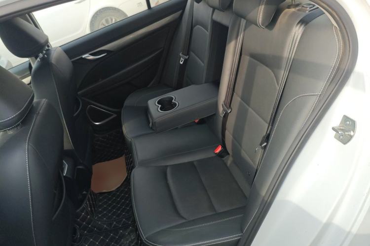 Used Geely Auto Emgrand 2019 Leading Edition 1.5L Manual Luxury Model China VI Standard Left Rear Seat