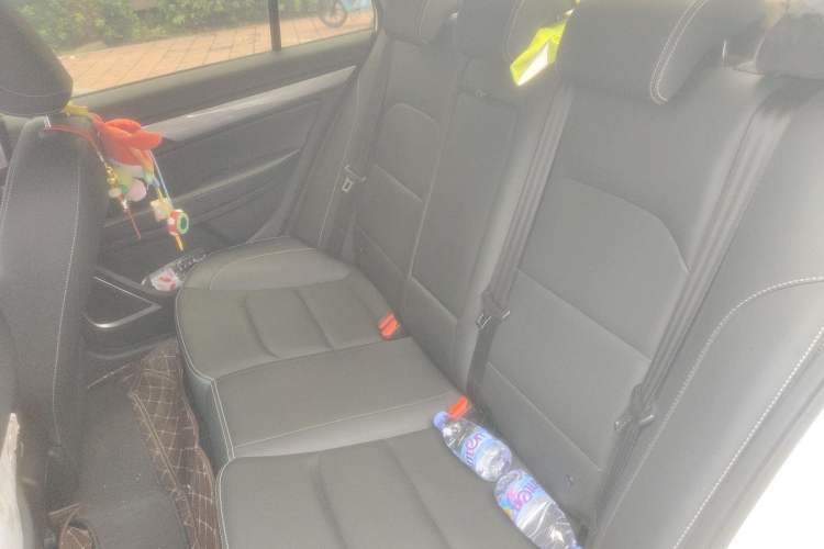 Used Geely Auto Emgrand 2019 Leading Edition 1.5L CVT Luxury Model China VI Standard Left Rear Seat