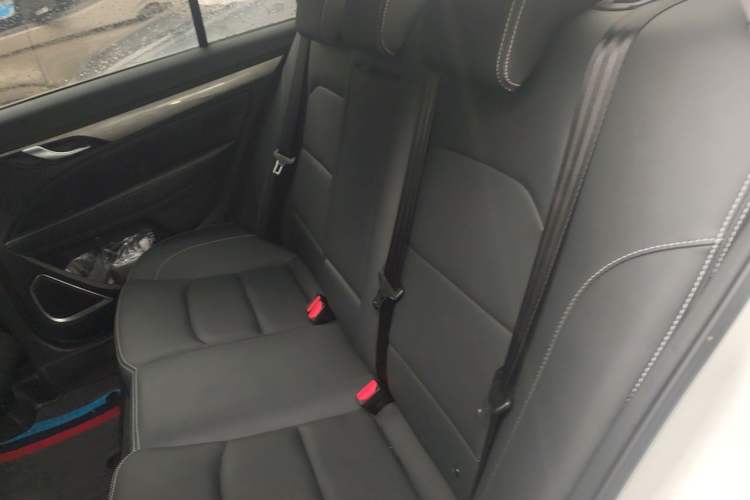 Used Geely Auto Emgrand 2019 Leading Edition 1.5L CVT Luxury Model China VI Standard Left Rear Seat