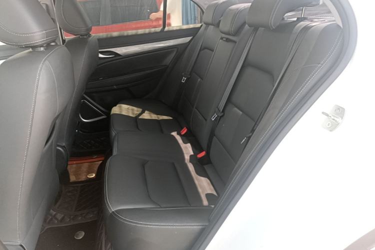 Used Geely Auto Emgrand 2019 Leading Edition 1.5L Manual Luxury Model China VI Standard Left Rear Seat