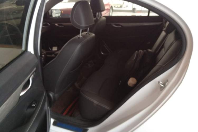 Used Geely Auto Emgrand 2019 Leading Edition 1.5L CVT Upward Asian Games Edition China VI Left Rear Seat