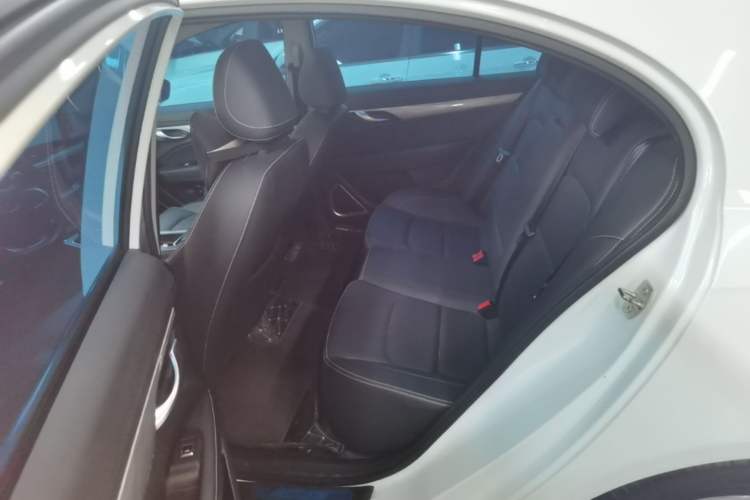 Used Geely Auto Emgrand 2019 Leading Edition 1.5L CVT Upward-Connected Model China VI Standard Left Rear Seat