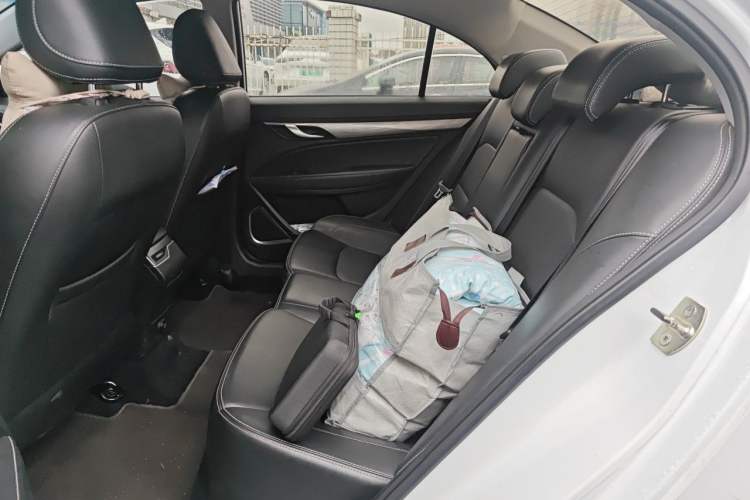 Used Geely Auto Emgrand 2019 Leading Edition 1.5L Manual Upgraded Connectivity Model China VI Standard Left Rear Seat