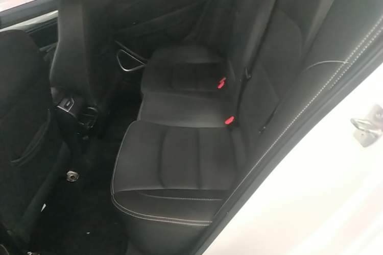 Used Geely Auto Emgrand 2019 Leading Edition 1.5L CVT Upward-Connected Model China VI Standard Left Rear Seat
