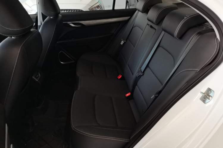 Used Geely Auto Emgrand 2019 Leading Edition 1.5L Manual Luxury Model China VI Standard Left Rear Seat