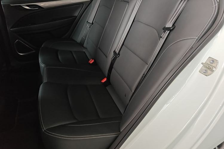 Used Geely Auto Emgrand 2019 Leading Edition 1.5L CVT Luxury Model China VI Standard Left Rear Seat