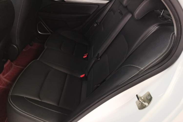 Used Geely Auto Emgrand 2019 Leading Edition 1.5L Manual Luxury Model China VI Standard Left Rear Seat