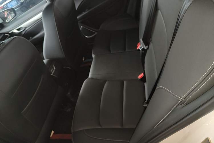 Used Geely Auto Emgrand 2019 Leading Edition 1.5L CVT Upward Asian Games Edition China VI Left Rear Seat