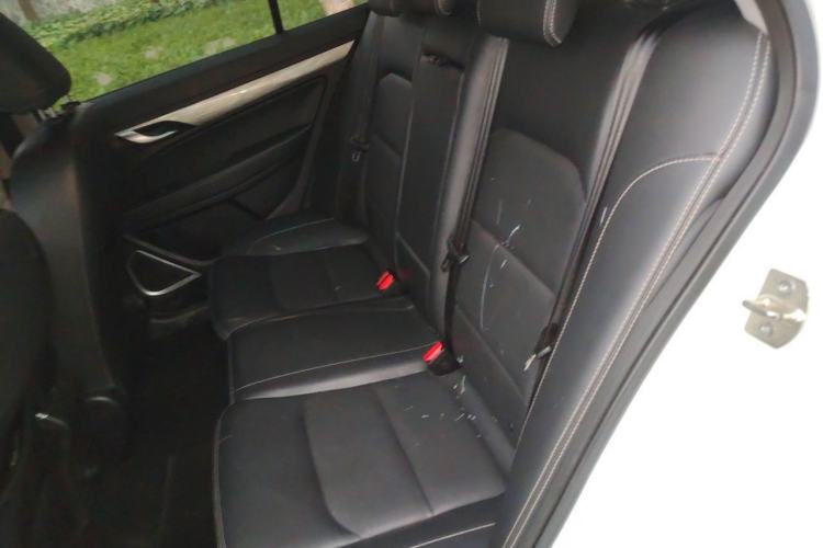 Used Geely Auto Emgrand 2019 Leading Edition 1.5L CVT Upward-Connected Model China VI Standard Left Rear Seat