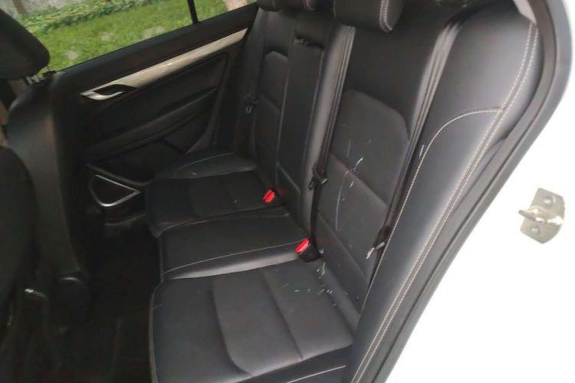 Used Geely Auto Emgrand 2019 Leading Edition 1.5L CVT Upward-Connected Model China VI Standard Left Rear Seat