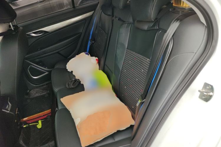 Used Geely Auto Emgrand 2019 Leading Edition 1.5L CVT Luxury Model China VI Standard Left Rear Seat