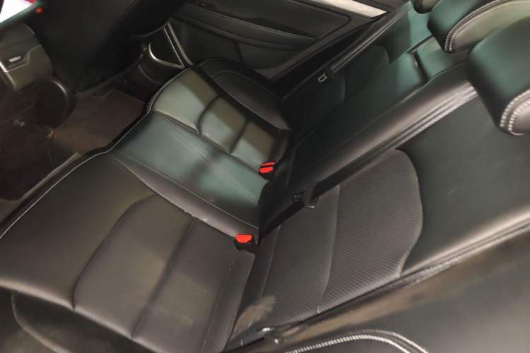 Used Geely Auto Emgrand 2019 Leading Edition 1.5L Manual Fashion Model China VI Standard Left Rear Seat