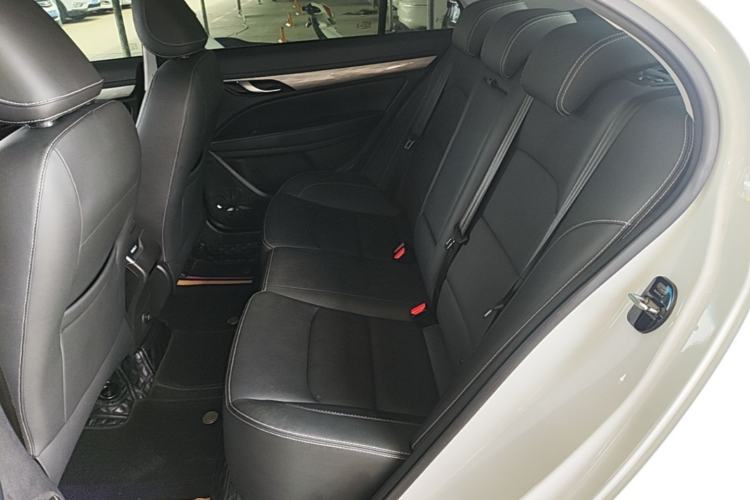 Used Geely Auto Emgrand 2019 Leading Edition 1.5L CVT Luxury Model China VI Standard Left Rear Seat