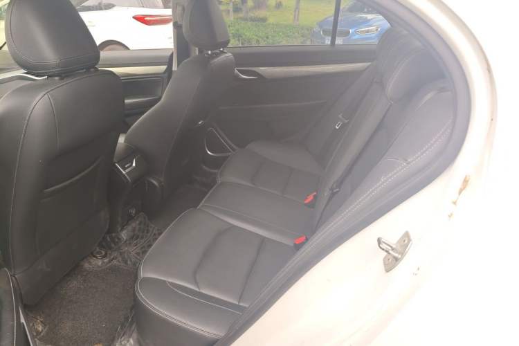 Used Geely Auto Emgrand 2019 Leading Edition 1.5L CVT Upward-Connected Model China VI Standard Left Rear Seat