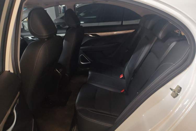 Used Geely Auto Emgrand 2019 Leading Edition 1.5L Manual Upgraded Connectivity Model China VI Standard Left Rear Seat