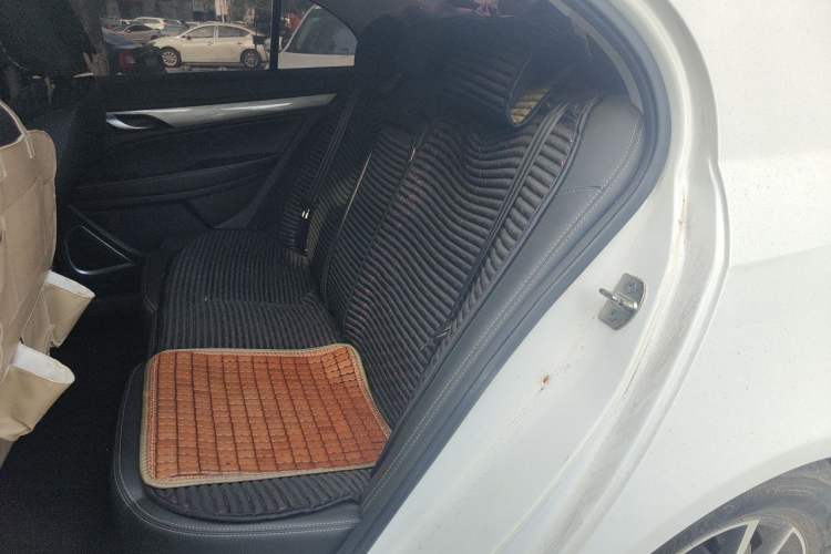 Used Geely Auto Emgrand 2019 Leading Edition 1.5L CVT Luxury Model China VI Standard Left Rear Seat