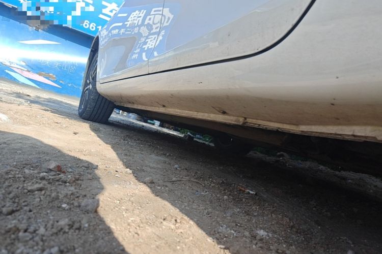 Used Geely Auto Emgrand 2019 Leading Edition 1.5L Manual Upward Asian Games Edition China VI Left Side Sill