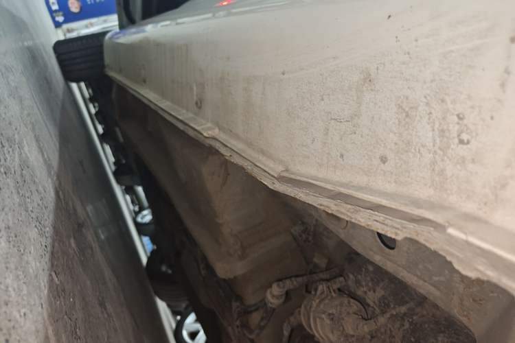 Used Geely Auto Emgrand 2019 Leading Edition 1.5L CVT Upward Asian Games Edition China VI Left Side Sill