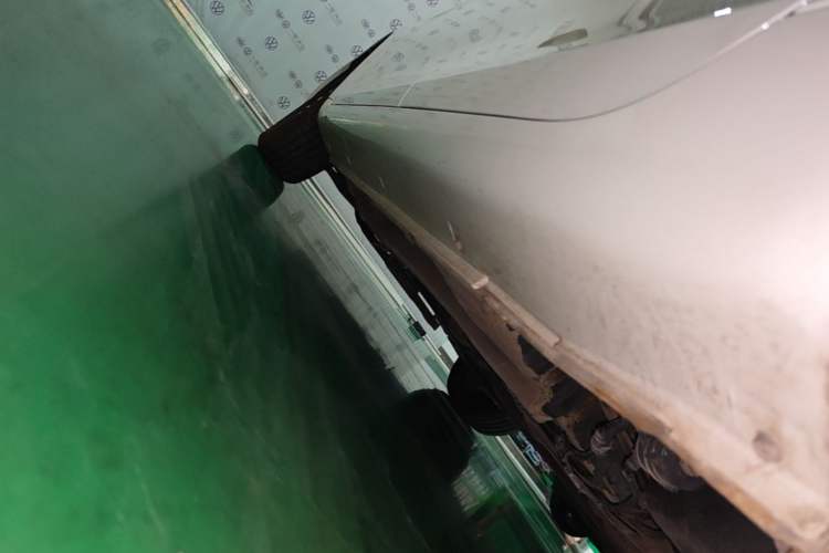 Used Geely Auto Emgrand 2019 Leading Edition 1.5L Manual Fashion Model China VI Standard Left Side Sill