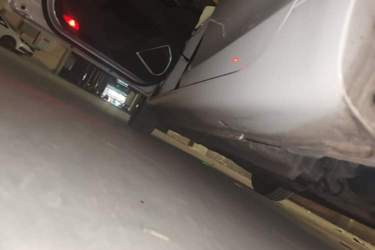 Used Geely Auto Emgrand 2019 Leading Edition 1.5L CVT Upward Asian Games Edition China VI Left Side Sill