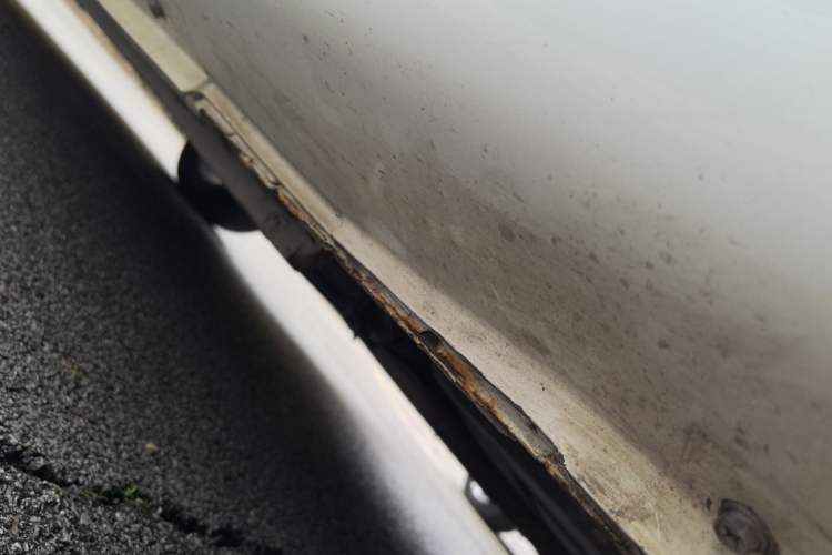 Used Geely Auto Emgrand 2019 Leading Edition 1.5L CVT Upward Asian Games Edition China VI Left Side Sill