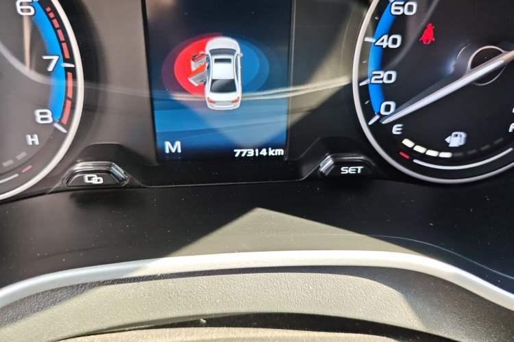 Used Geely Auto Emgrand 2019 Leading Edition 1.5L Manual Luxury Model China VI Standard Odometer Close Up