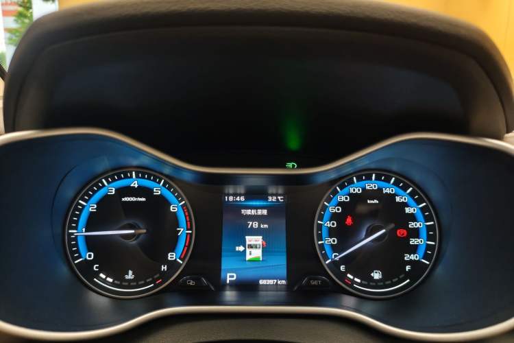 Used Geely Auto Emgrand 2019 Leading Edition 1.5L CVT Luxury Model China VI Standard Odometer Close Up