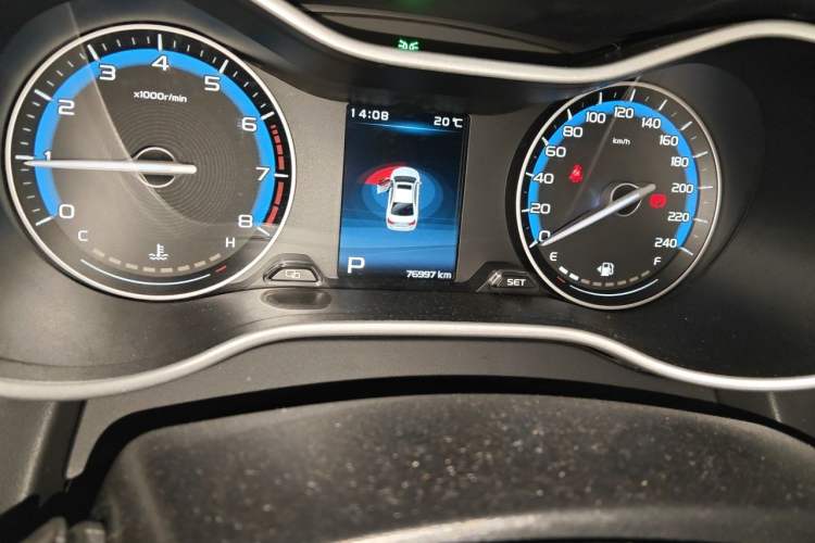 Used Geely Auto Emgrand 2019 Leading Edition 1.5L CVT Luxury Model China VI Standard Odometer Close Up