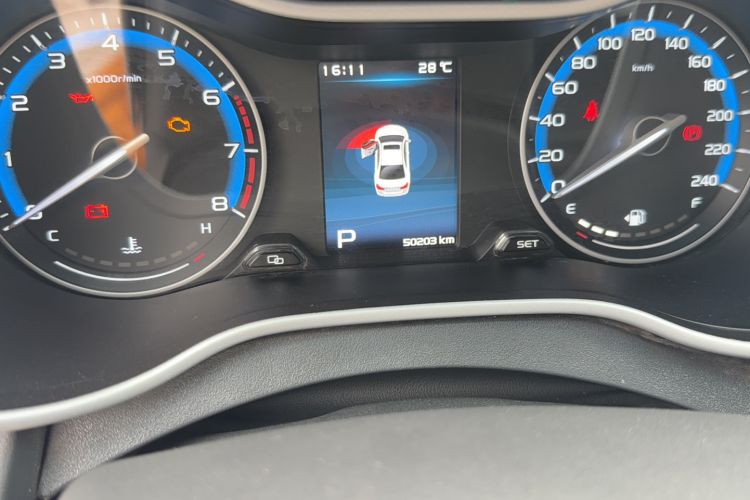 Used Geely Auto Emgrand 2019 Leading Edition 1.5L CVT Luxury Model China VI Standard Odometer Close Up