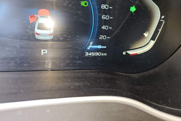 Used Geely Auto Emgrand 2019 Leading Edition 1.5L CVT Upward Asian Games Edition China VI Odometer Close Up