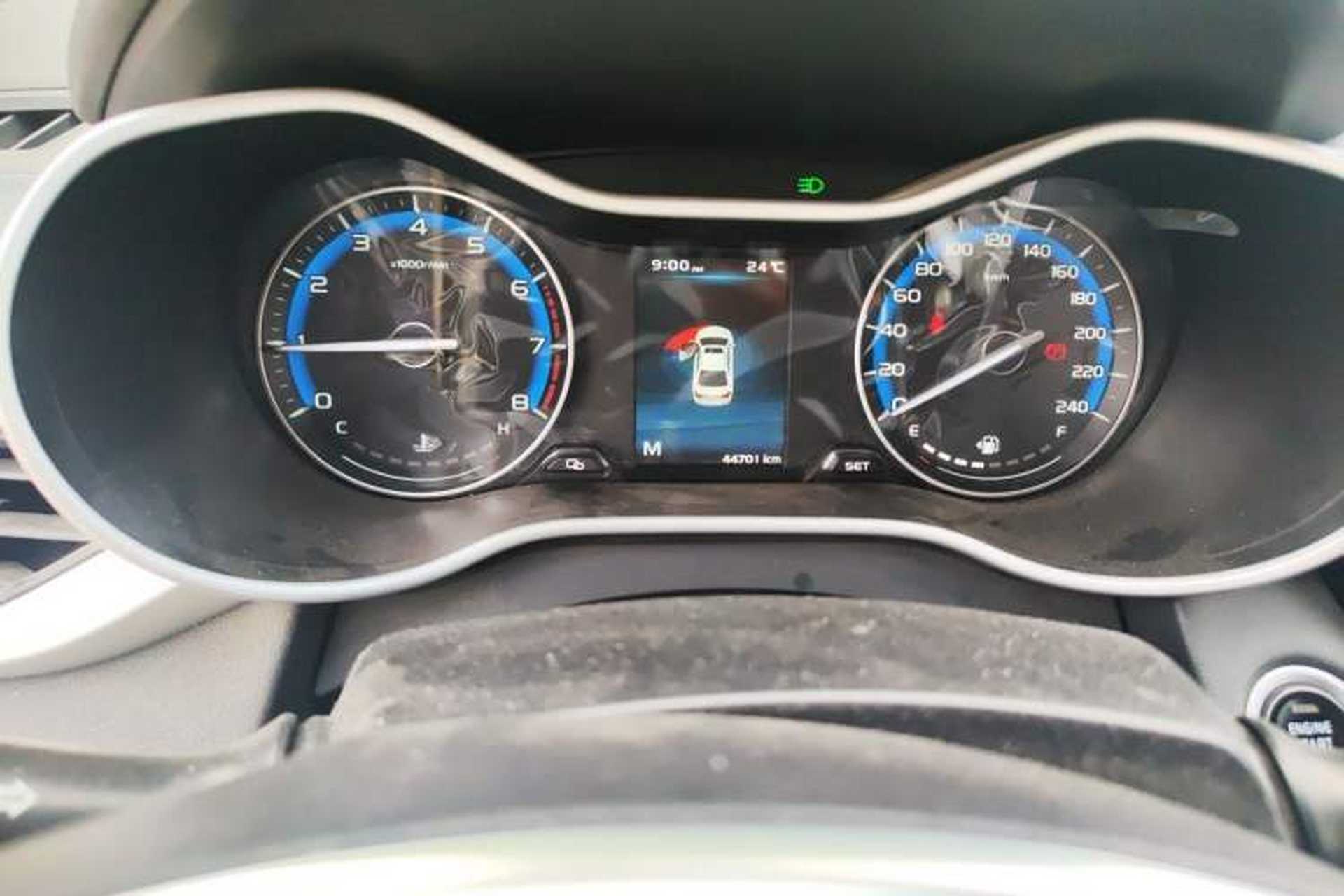 Used Geely Auto Emgrand 2019 Leading Edition 1.5L Manual Luxury Model China VI Standard Odometer Close Up