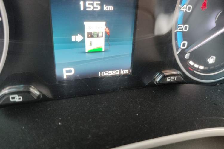 Used Geely Auto Emgrand 2019 Leading Edition 1.5L CVT Luxury Model China VI Standard Odometer Close Up