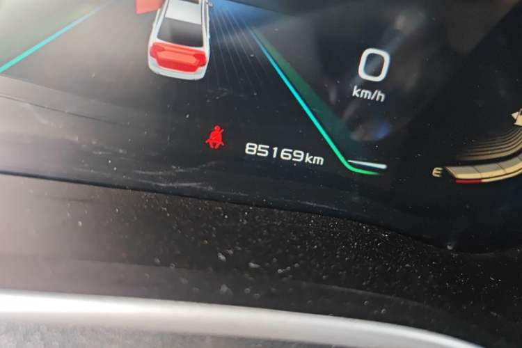 Used Geely Auto Emgrand 2019 Leading Edition 1.5L Manual Upgraded Connectivity Model China VI Standard Odometer Close Up
