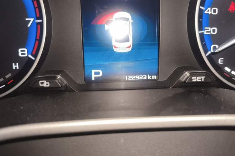 Used Geely Auto Emgrand 2019 Leading Edition 1.5L CVT Luxury Model China VI Standard Odometer Close Up
