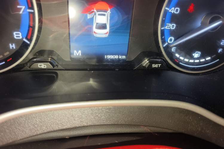 Used Geely Auto Emgrand 2019 Leading Edition 1.5L Manual Luxury Model China VI Standard Odometer Close Up